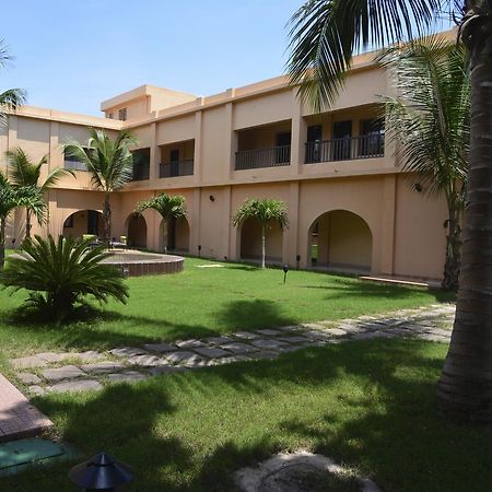 Hotel La Coccinelle Бамако Екстериор снимка