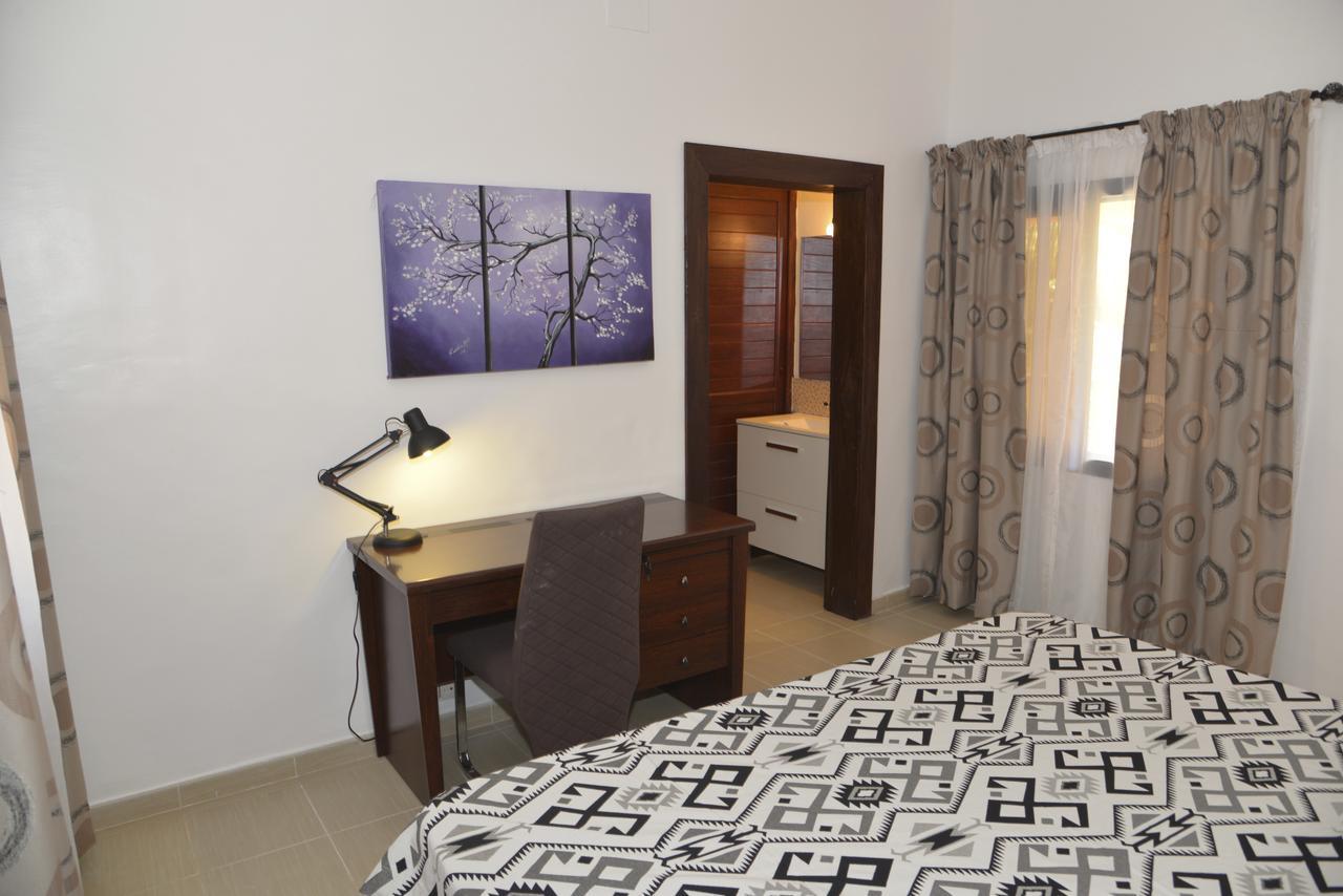 Hotel La Coccinelle Бамако Екстериор снимка