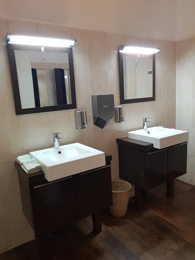 Hotel La Coccinelle Бамако Екстериор снимка